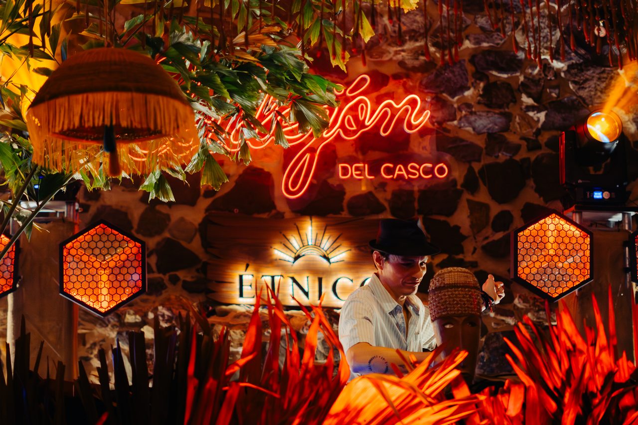 ÉTNICO en el Callejón del Casco, foto de la edición